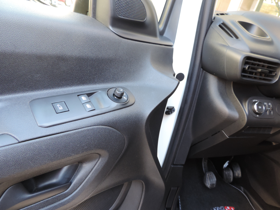 Opel Combo Cargo — 24